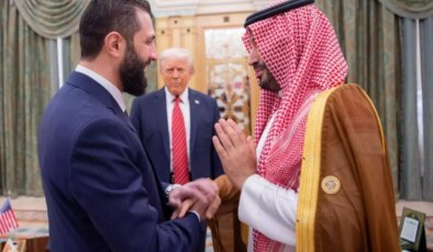 25 yıl sonra tarihi görüşme! Erdoğan, Trump, Şara ve Selman bir araya geldi