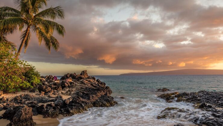 Hawai’i iklim değişikliğiyle mücadele etmek için dönüm noktası turist ücretini geçer