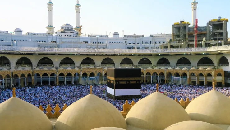 Mescid Al Haram Farklı Dillerde Cuma Khutbah’ı dinleyin (30 Mayıs 2025)