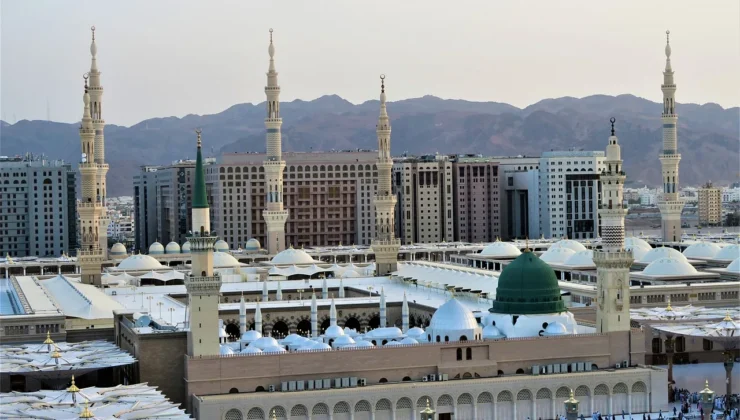 Dinle Mescid Bir Nabawi Farklı Dillerde Cuma Khutbah (30 Mayıs 2025)