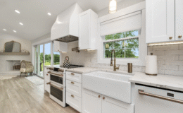 Beyaz mutfak dolapları için 7 backsplash fikirleri alanınızı yükseltmek için