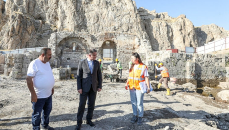 Tarihi Van şehrindeki 41 dükkan gün yüzüne çıkıyor
