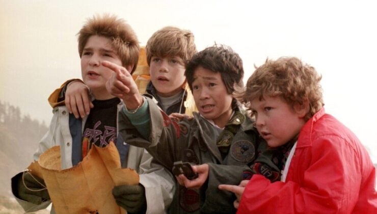 ‘Goonies’ kadrosu, setin bir şaka savaşına nasıl dönüştüğünü ortaya koyuyor
