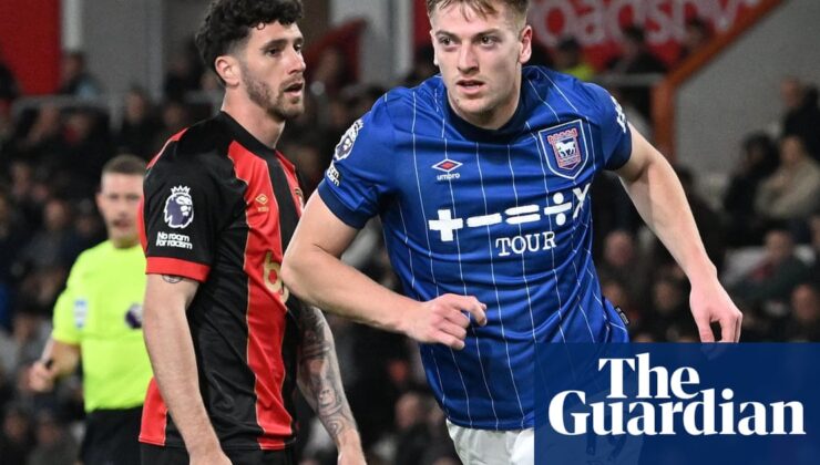 Chelsea, Forvet’in 30 milyon sterlinlik sürüm maddesini etkinleştirdikten sonra Liam Delap’ı imzalamaya başladı