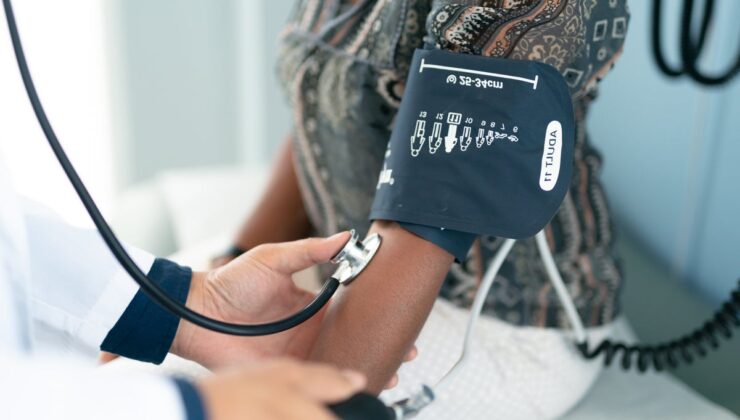 Yaşlı insanlar için Medicaid kesimlerinin gerçek sağlık etkileri