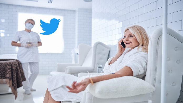 Twitter kullanan hastane yöneticileri hasta iletişimi için 8 $ mavi onay işaretleri