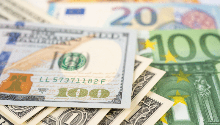 Bayram öncesi dövizde durum hareketli: Dolar ve euro rekora koşuyor