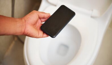 Cep telefonları gerçekten tuvalet koltuklarından 10 kat daha kirli mi?