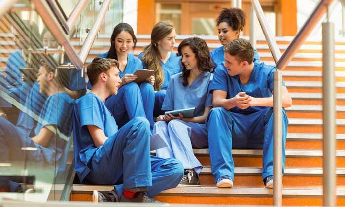 Med öğrencileri genel nüfus, kaktüs, kambur balinalardan sonra aşı almak için