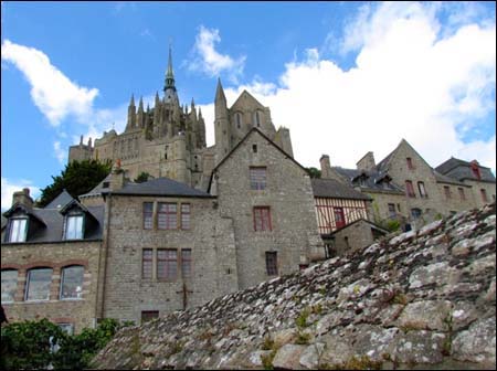 Mont St Michel – Manevi bir Spire yükseliş.