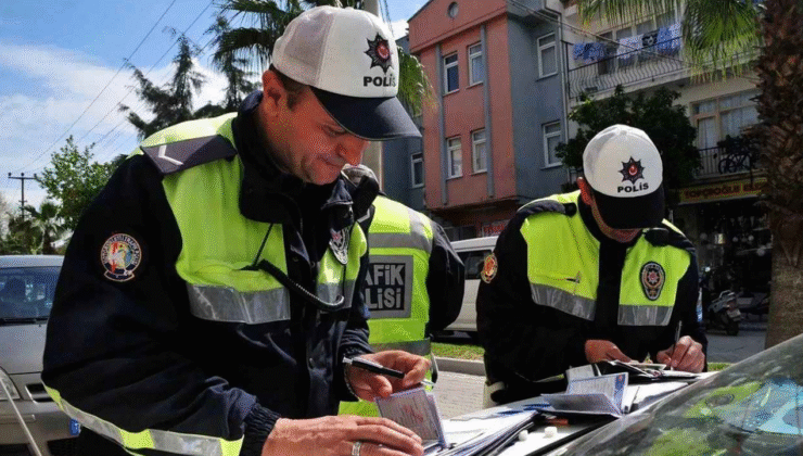 Trafikte cezalar katlandı: Ehliyetsiz sürücülere 200 bin, makas atanlara 90 bin lira ceza