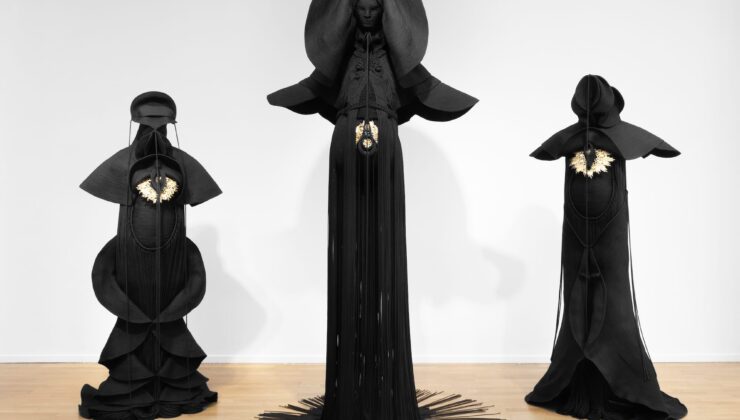 Jeanne Vicerial’in ‘Nymphose’ da Guardians of Time ve Dönüşüm Komün