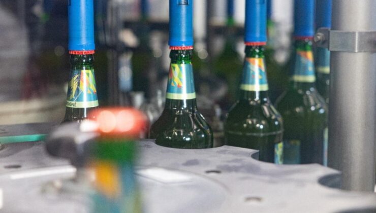 Cam şişelerde daha fazla mikroplastik olabilir