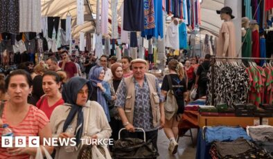 İkinci Enflasyon Raporu: ‘Rakamlar sabit, mesajlar kırılgan’ – BBC News Türkçe