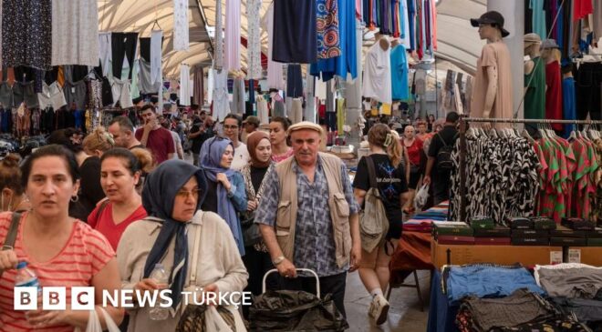 İkinci Enflasyon Raporu: ‘Rakamlar sabit, mesajlar kırılgan’ – BBC News Türkçe