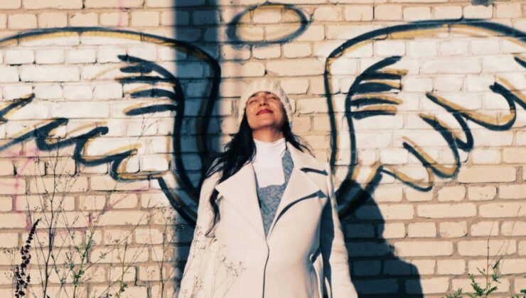 Kadınların ahlaki olarak erkeklerden daha üstün olduğunu varsayıyoruz – ve bu kötü bir şey