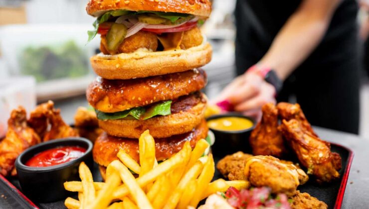 Ultra işlenmiş gıdalardaki mikroplastikler zihinsel sağlığınıza zarar veriyor mu?