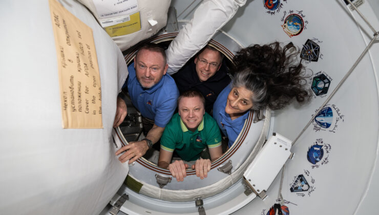 NASA’nın SpaceX Crew -9 üyeleri portre için poz – NASA