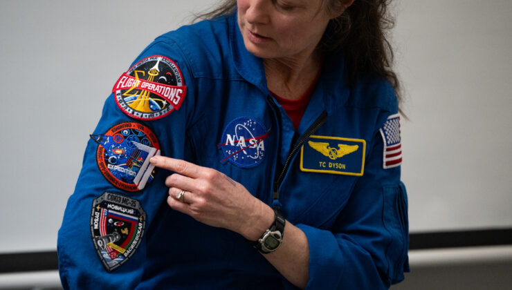 NASA astronotu Tracy Dyson öğrencilerle konuşuyor – NASA