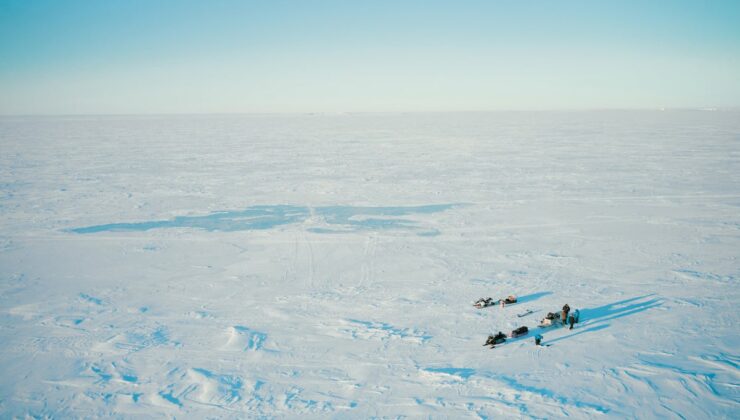 Kuzey Kutbu’nun kaybolan buzunu yeniden hazırlamak için tartışmalı jeomühendislik çalışmalarının içinde