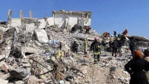 Depremde 219 kişiye mezar olan Atilla Eren Apartmanı davasında firari sanık Ahmet Canbaz ifadesi alındıktan sonra serbest bırakılmış