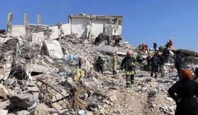 Depremde 219 kişiye mezar olan Atilla Eren Apartmanı davasında firari sanık Ahmet Canbaz ifadesi alındıktan sonra serbest bırakılmış