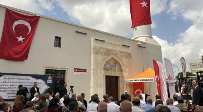Restorasyonu tamamlanan Melik Tahir Camii yeniden ibadete açıldı