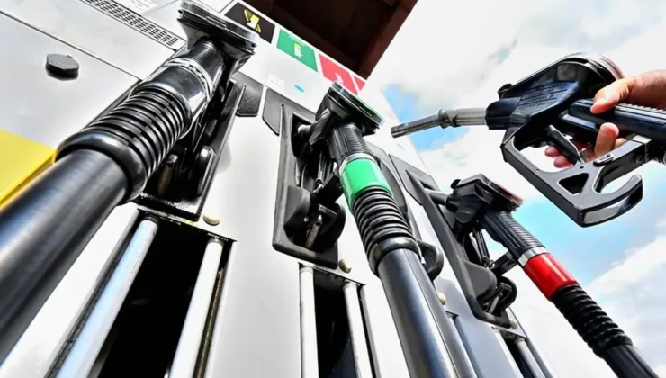 Akaryakıta zam geliyor! Motorin 57 TL’yi aşıyor, benzin 55 TL’ye dayandı