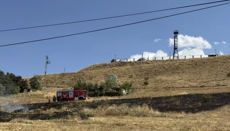 Erzurum’da örtü yangını kontrol altına alındı