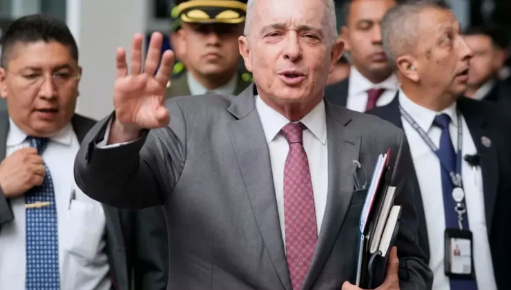 Kolombiya’da eski Devlet Başkanı Alvaro Uribe, 12 yıl ev hapsine mahkum edildi