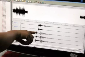 Kütahya'da 5 dakikada 4 deprem