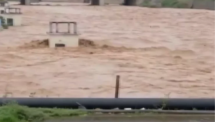 Pakistan’da Muson Yağışları Sel Felaketine Yol Açtı