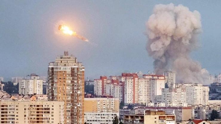 Rusyadan Ukraynaya en büyük hava saldırısı: Kievde hükümet binası vuruldu – Son Dakika Dünya Haberleri CNN Türk