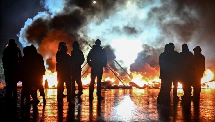 SON DAKİKA… Fransa’da bugün ‘her şey duracak’: Sokaklar alev alev! Öfke yayılıyor: Grev çağrıları yolda… – Son Dakika Dünya Haberleri CNN Türk