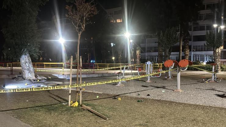 İzmir’de iki grup arasında silahlı kavga: 1 ölü, 6 yaralı – Günün Haberleri CNN Türk