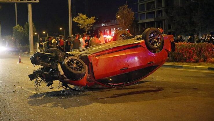 Hatay’da otomobil yayaların arasına daldı: 3 ölü – Son Dakika Haberler CNN Türk | Video