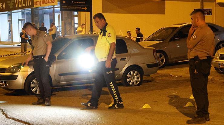 Uzun namlulu silahla oto galeriyi taradılar