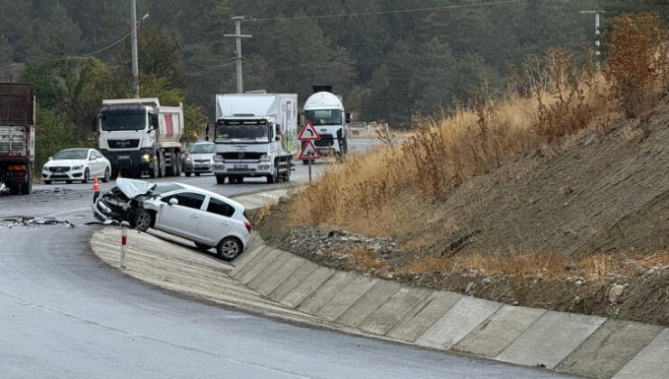Bolu’da yağış nedeniyle 3 araç birbirine girdi: 8 yaralı