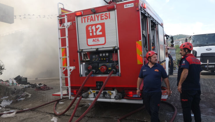 Trabzon’da alışveriş merkezinde yangın