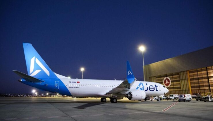 AJet'in üçüncü yeni uçağı İstanbul'a geldi