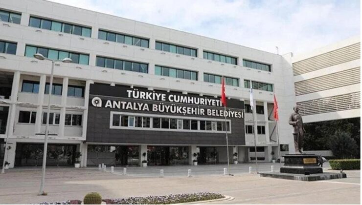 Antalya Büyükşehir Belediyesi'ne operasyon: 14 gözaltı