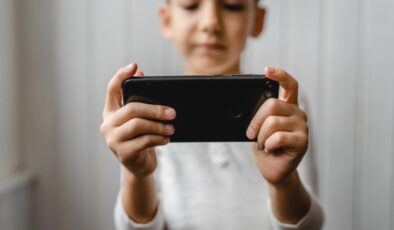 İspanya, 16 yaşın altındaki çocukların sosyal paylaşım ağlarına erişimini yasaklayacak