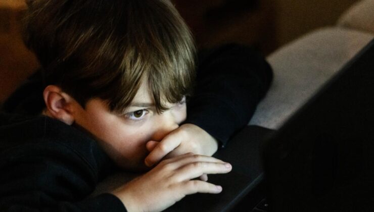 MEB'den öğrencilere dijital dünyayı güvenli kullanım dersi