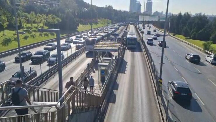 Kadıköy’de metrobüs kazası