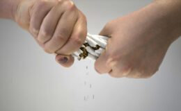 İstanbul'da geçen yıl 10 bin kişi tedaviyle sigarayı bıraktı