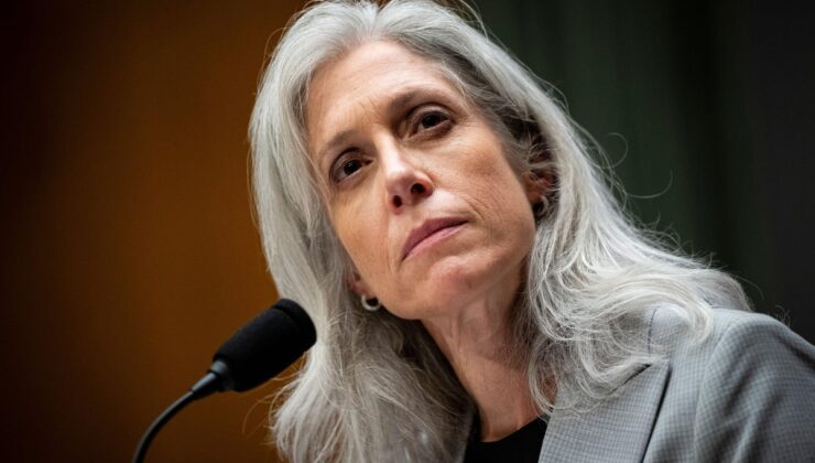 CDC’nin Liderliği Kaos İçinde. Uzmanlar ABD Halk Sağlığı Sistemlerinin Çökmesine Tepki Veriyor