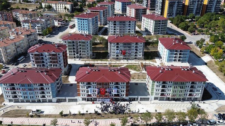 TOKİ konutları hak sahiplerine teslim edildi – Son Dakika Haberler CNN Türk