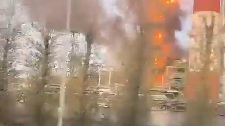 Rusya’da petrol rafinerisi alevler içinde kaldı – Dünya Haberleri CNN TÜRK