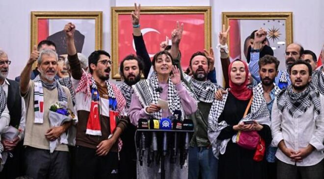 2. Gazze filosu kafilesi de döndü! 15 Türk aktivist daha İstanbul'da
