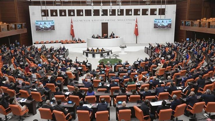 Irak-Suriye tezkeresi Meclis’ten geçti! TSK’nın görev süresi 3 yıl uzatıldı – Son Dakika Haberler CNN Türk